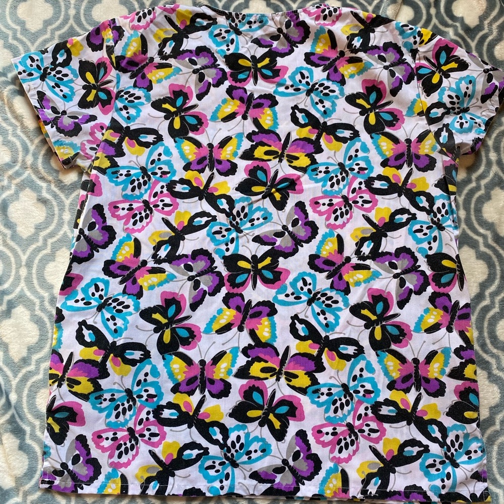 Women’s Scrub Top by Cassandra O Butterfly Size M - Picture 3 of 3